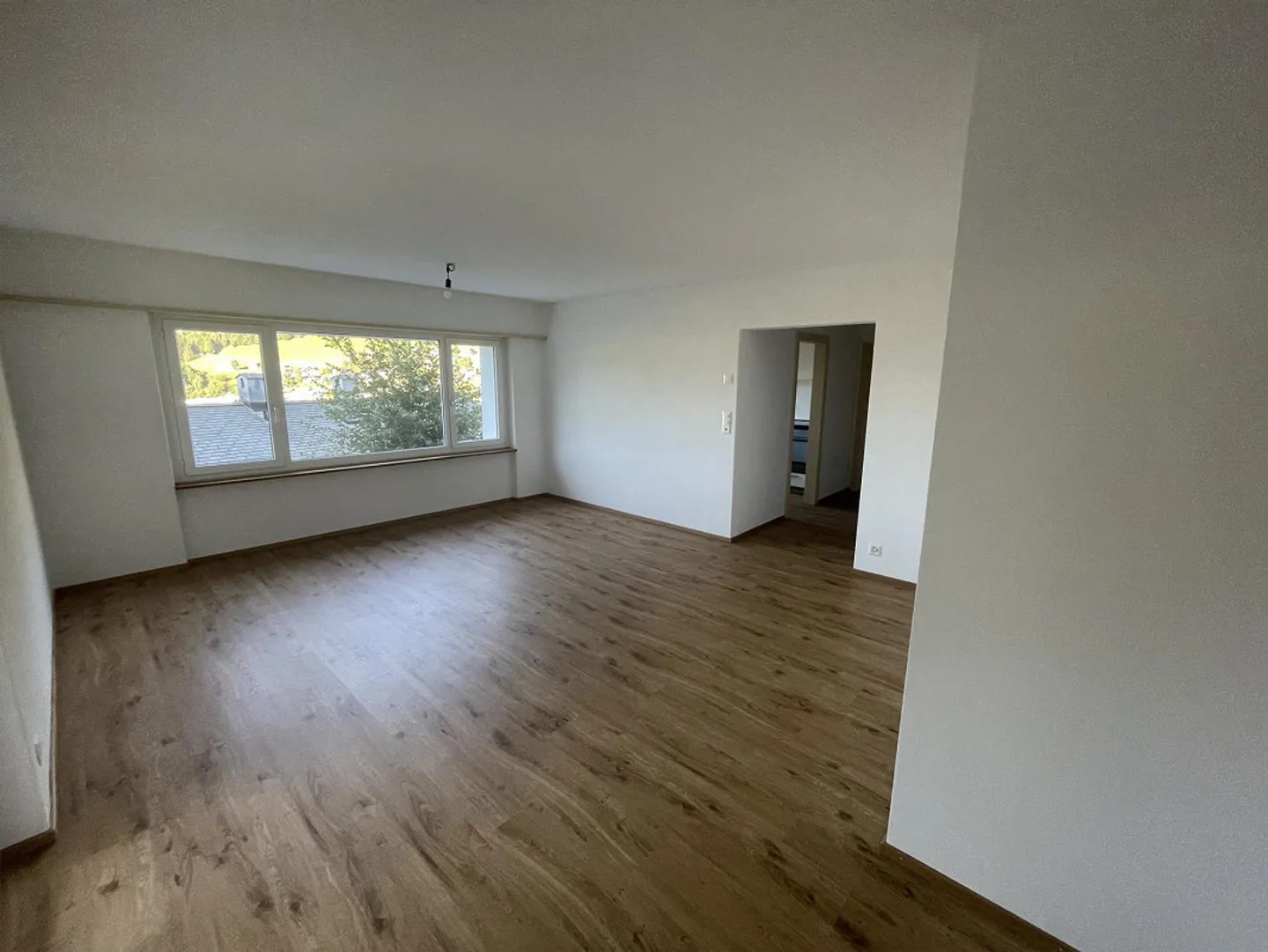 Appartamento attraente con 2½ stanze / appartamento per vacanze a lungo termine con area giardino - Foto 5 di 7