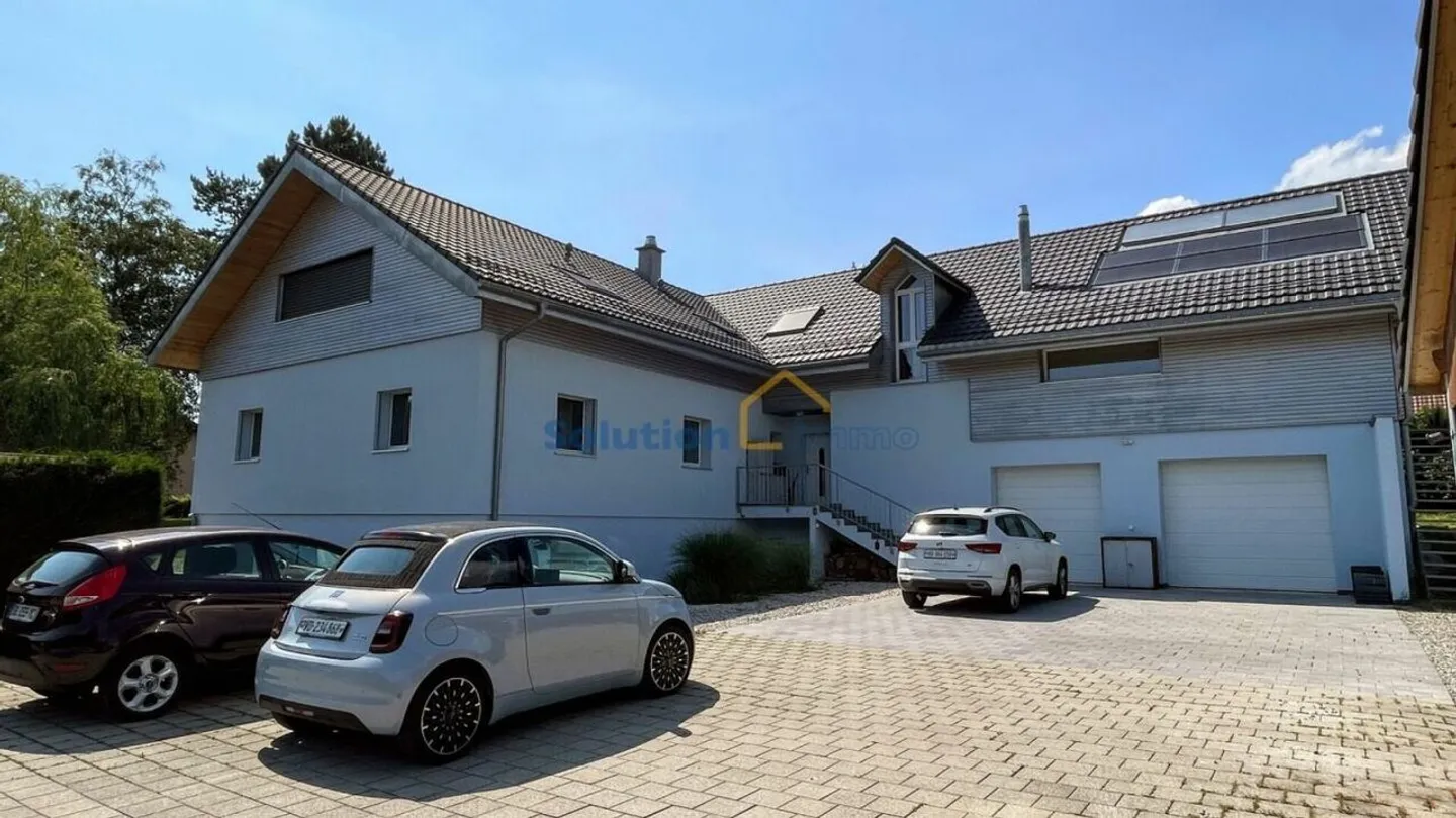 Charming building with 3 apartments and a superb garden - Photo 5 of 13