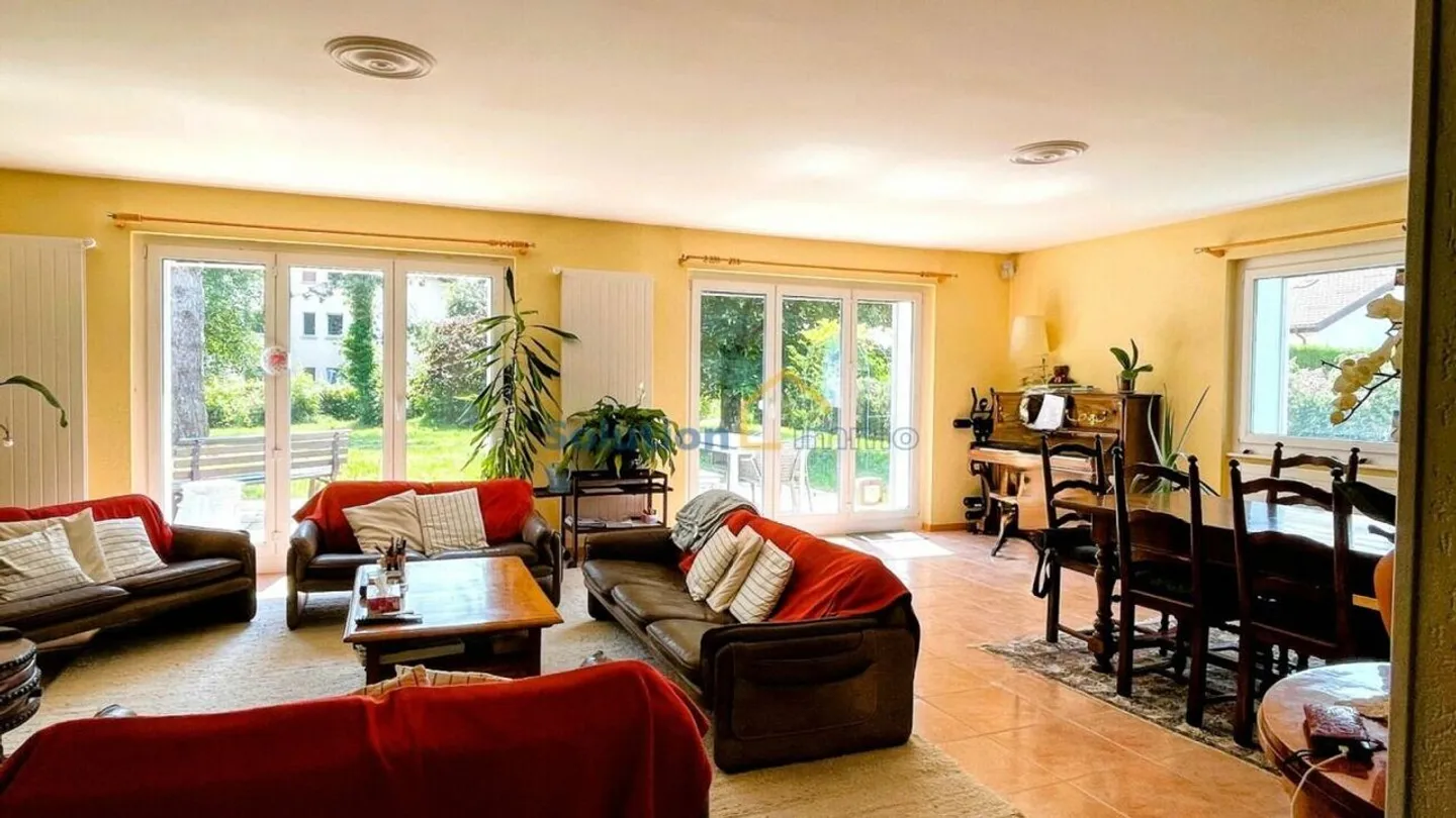 Charming building with 3 apartments and a superb garden - Photo 8 of 13