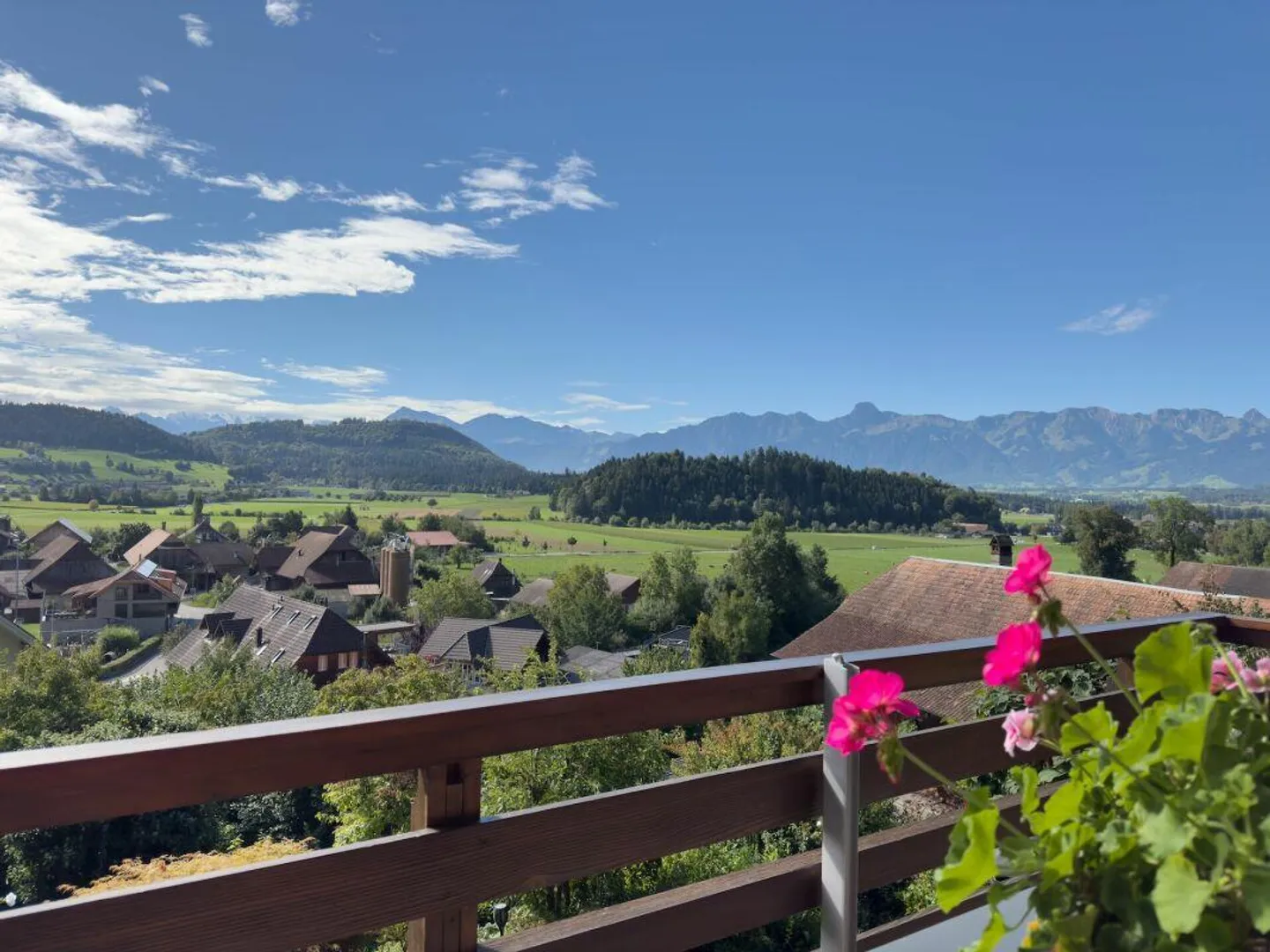 Ottimamente situato tra Thun e Berna - a circa 15 minuti da Thun,... - Foto 3 di 30