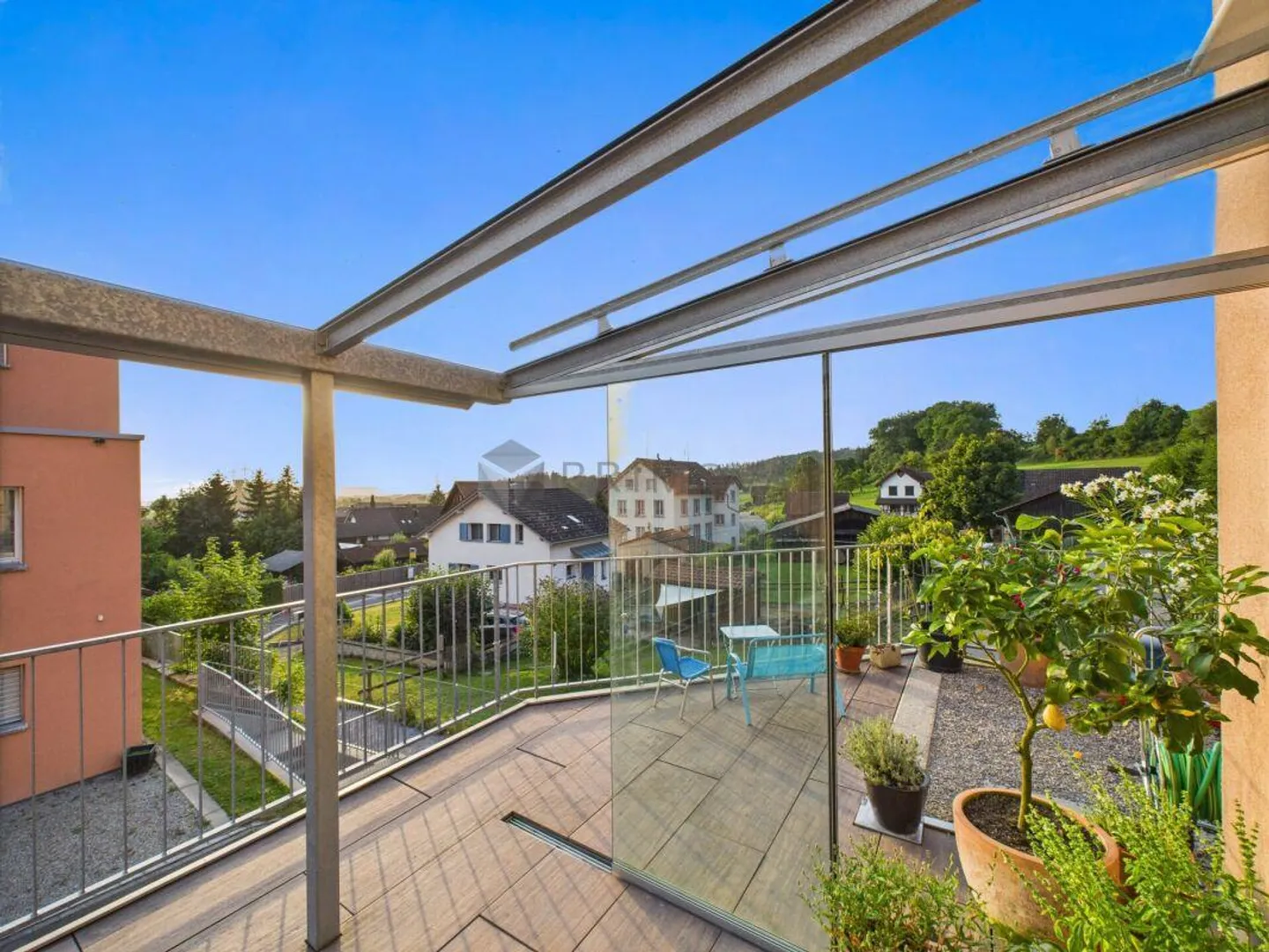 Casa angolare nella bella comunità di Russikon cerca nuovi proprietari. - Foto 6 di 15