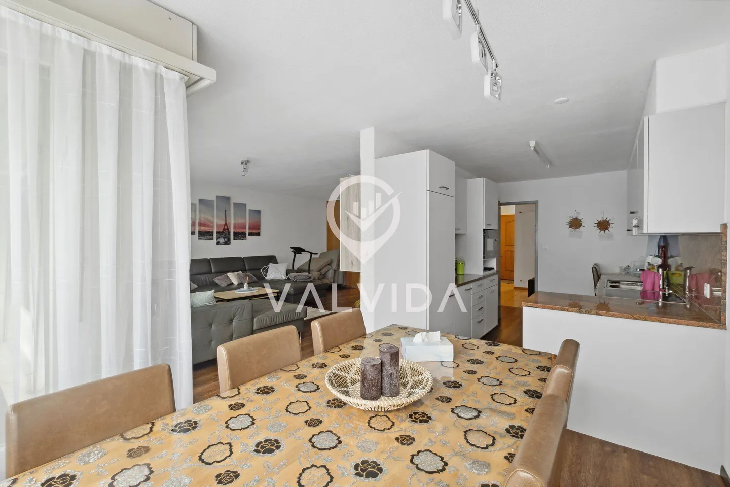 Gioiello residenziale di 5,5 stanze in posizione popolare a Naters - Foto 2 di 12