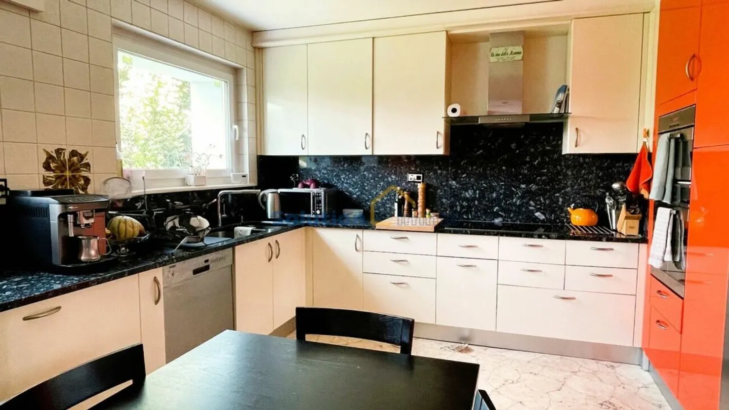 Charming building with 3 apartments and a superb garden - Photo 11 of 13