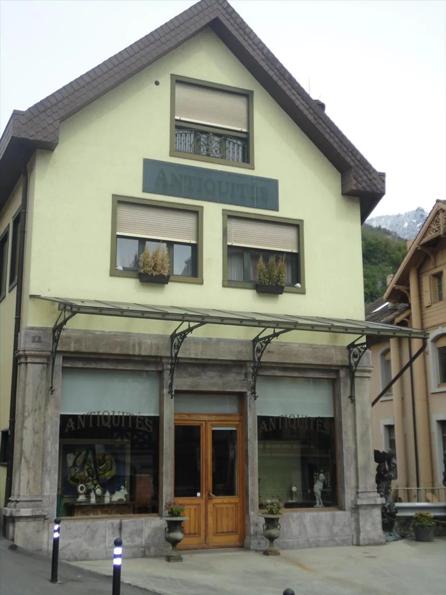 3-room apartment on the 1st floor - Photo 1 of 8