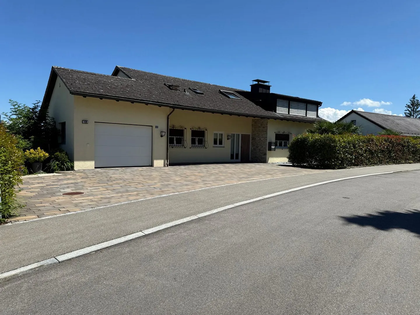 10-Zimmer-Haus mit Aussicht - Foto 1 von 25