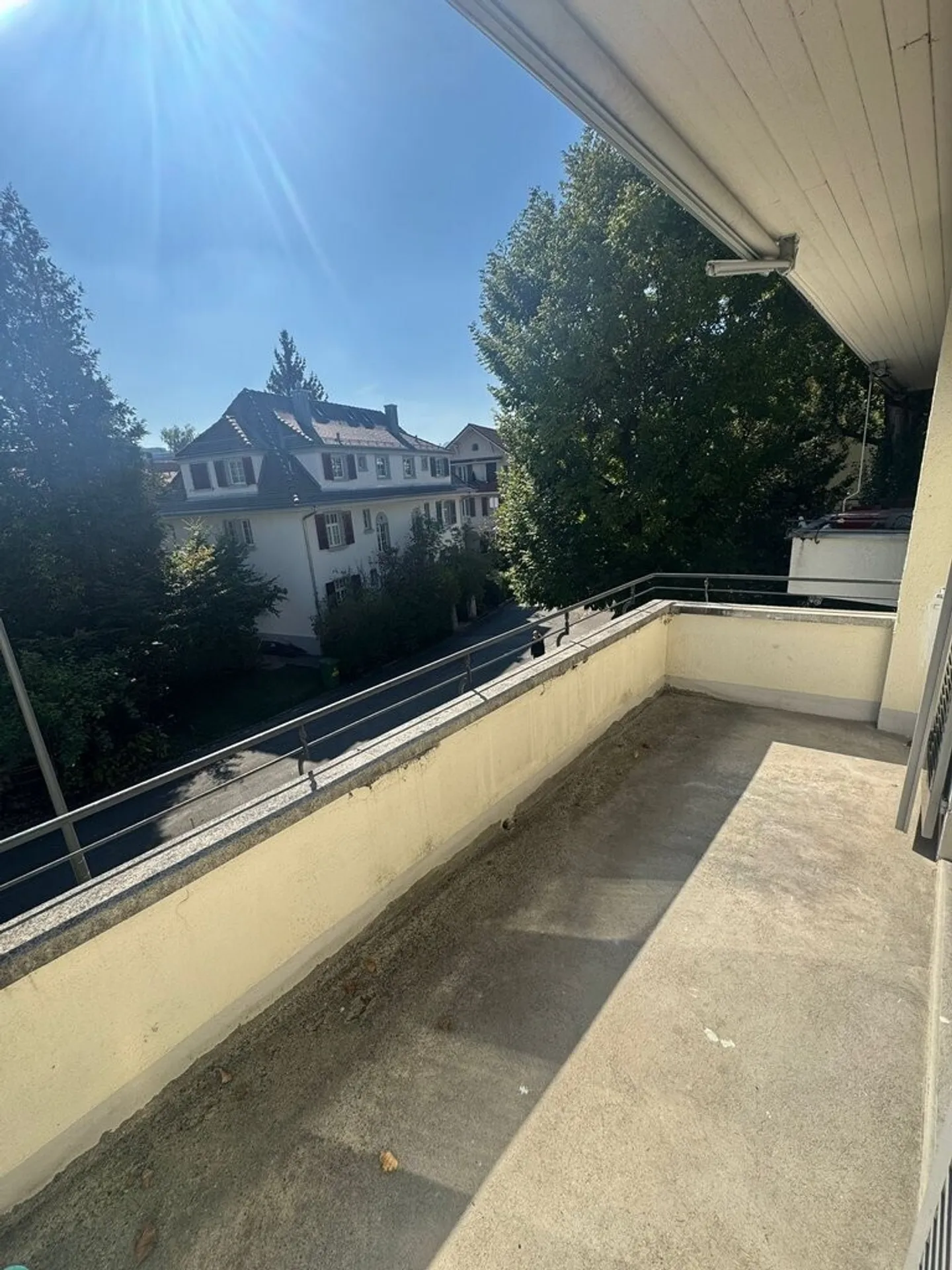 Luminoso appartamento di 3 stanze con balcone nel popolare quartiere Sonnenhof - Foto 11 di 11