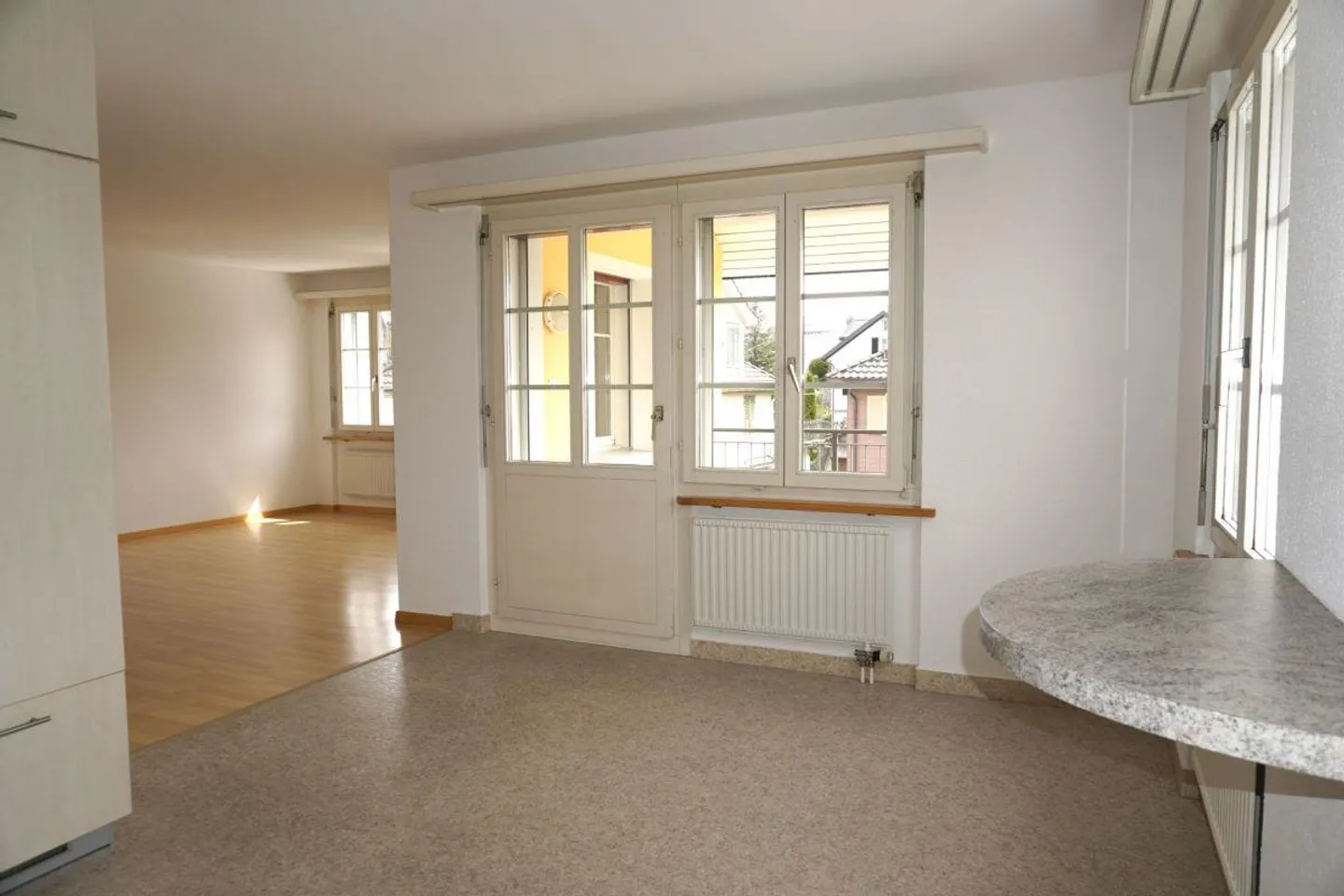 Ruhig, zum wohlfühlen & preiswert - mit Balkon! - Foto 3 von 13