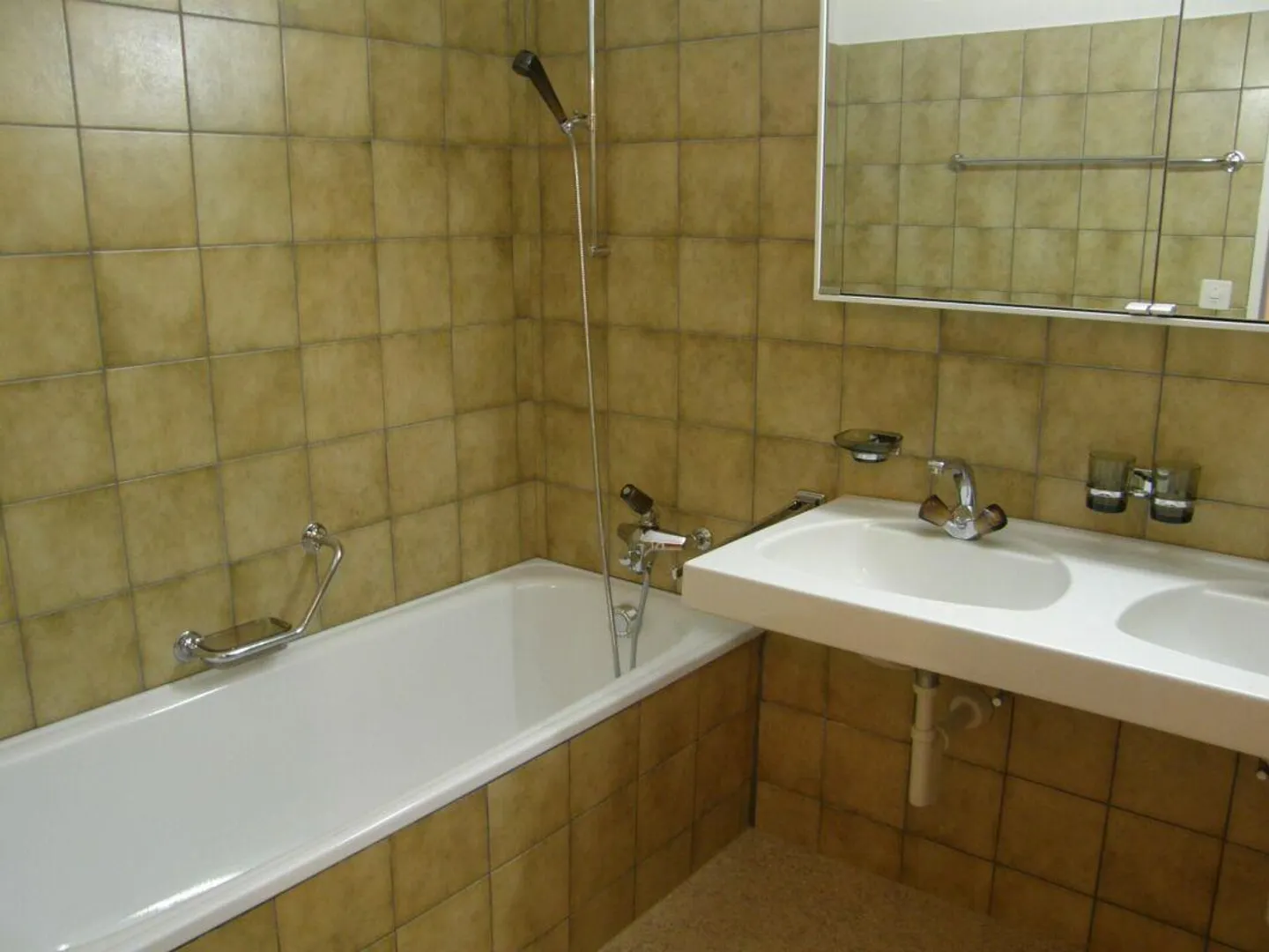 Ruhig, zum wohlfühlen & preiswert - mit Balkon! - Foto 6 von 13