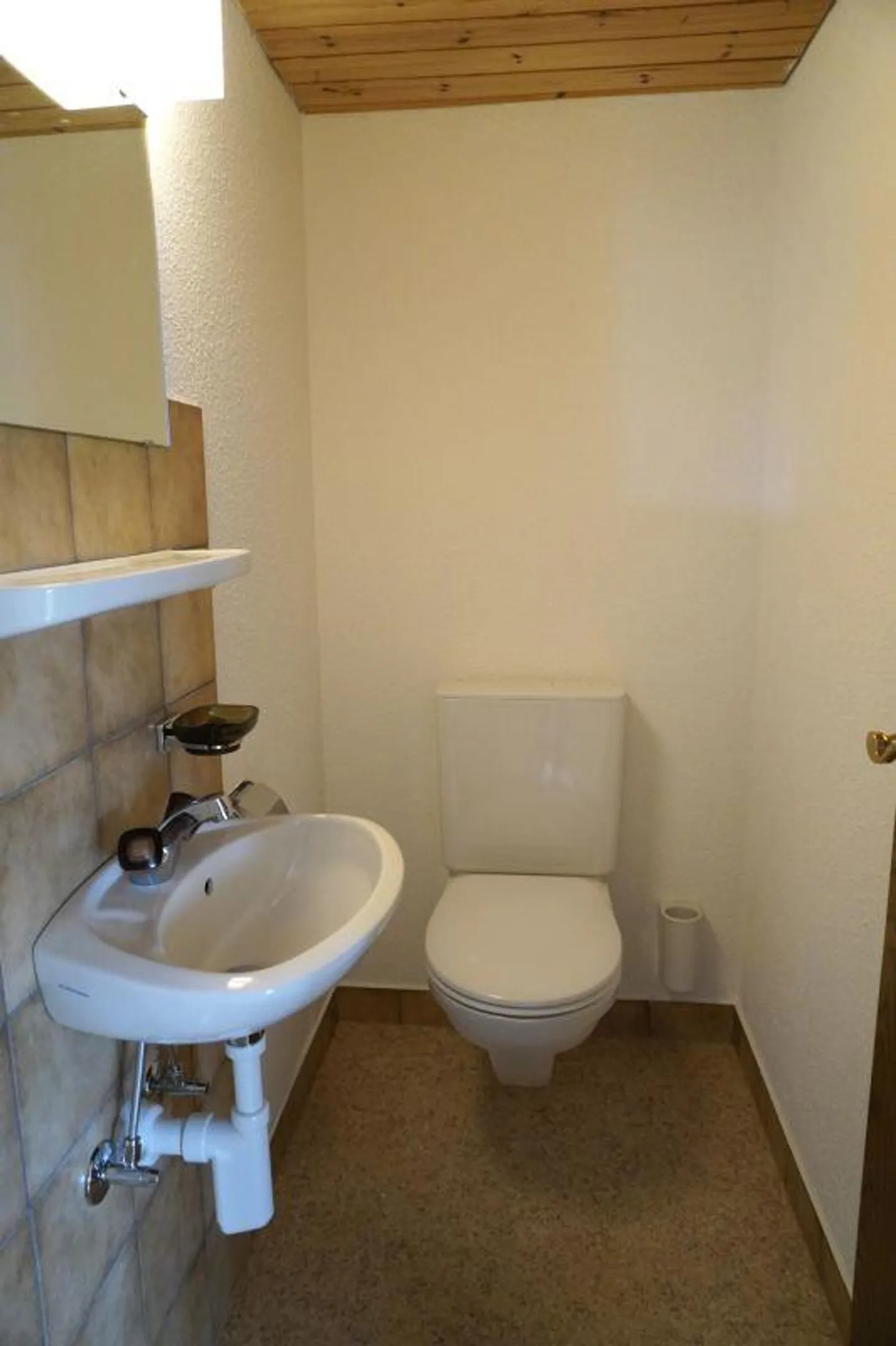 Ruhig, zum wohlfühlen & preiswert - mit Balkon! - Foto 7 von 13