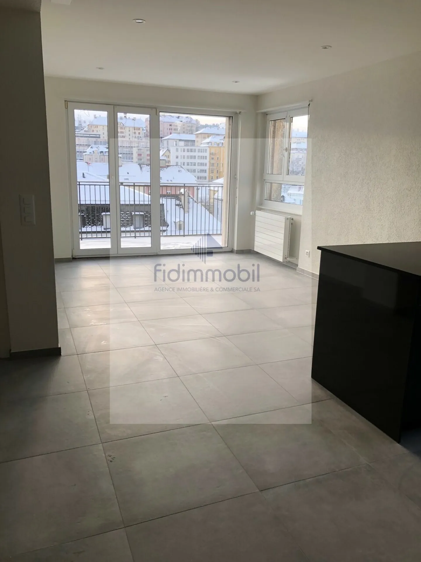 Appartement 4 pièces rénové - Photo 4 sur 12