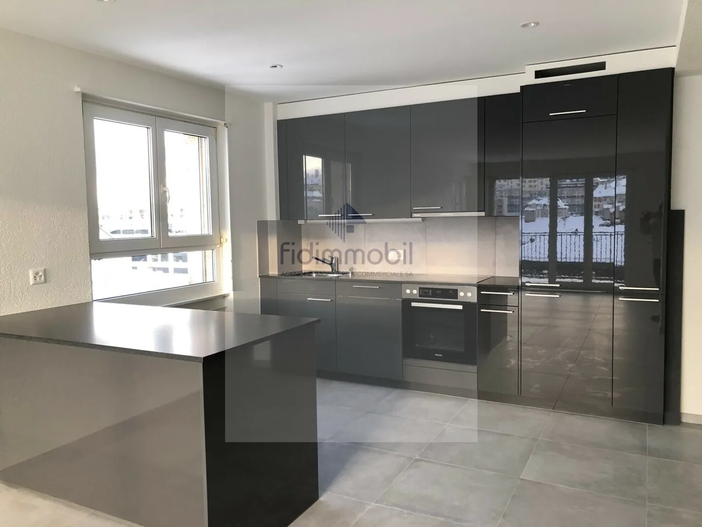 Appartement 4 pièces rénové - Photo 1 sur 12