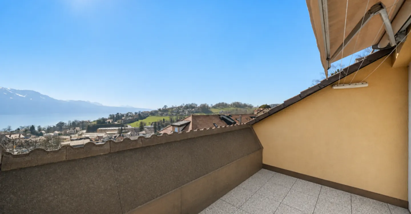 3,5-Zimmer-Wohnung mit herrlichem Blick auf den See und die Berge! - Foto 2 von 10