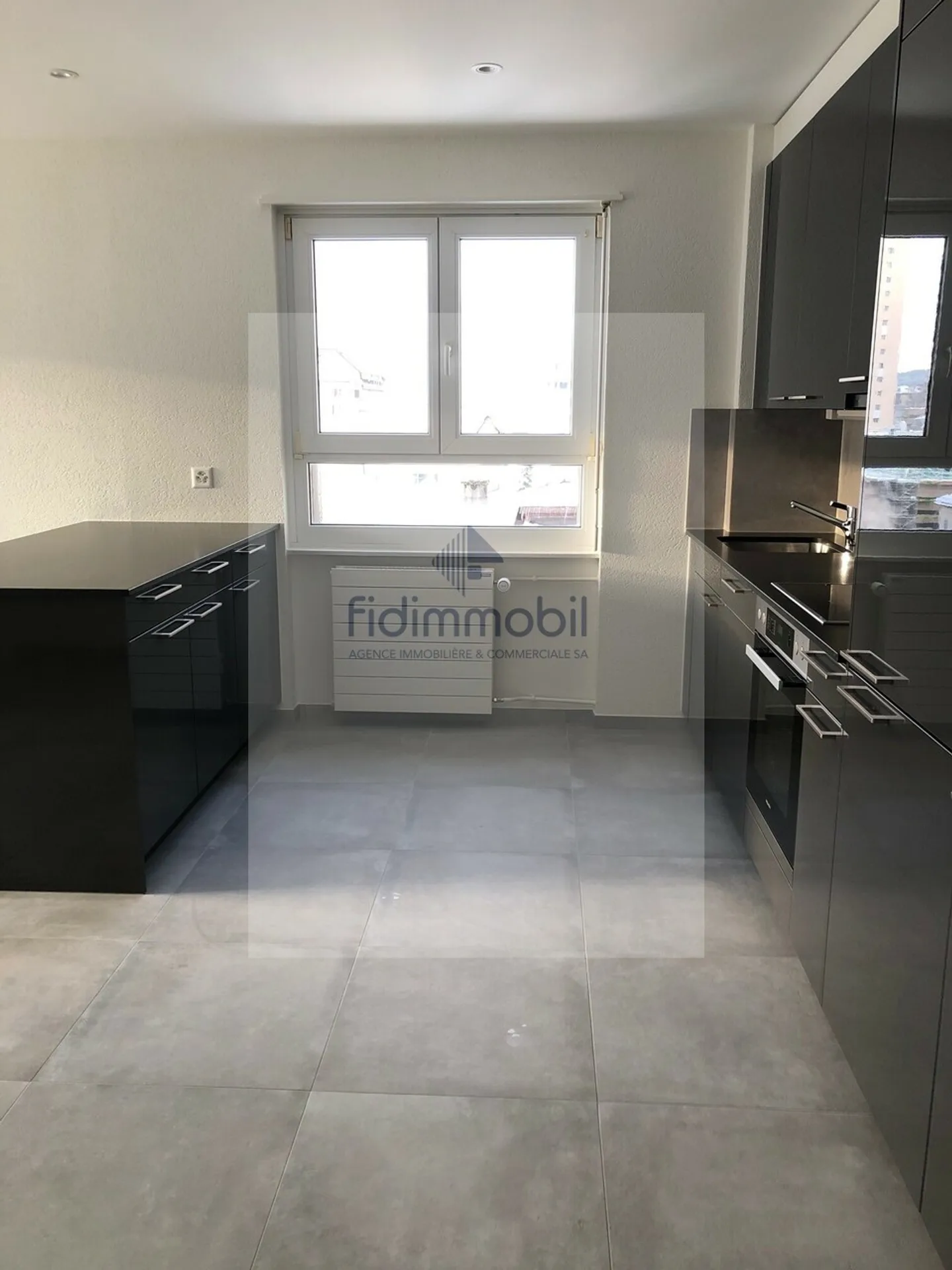 Appartement 4 pièces rénové - Photo 2 sur 12