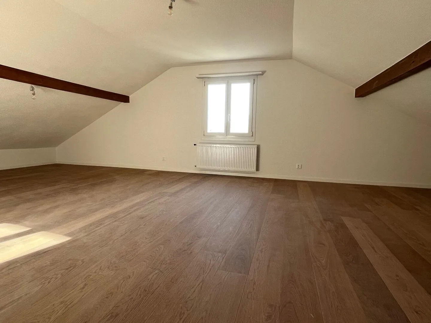 Charming Single-Family Bungalow with 3.5 Rooms in Develier - Photo 2 of 4