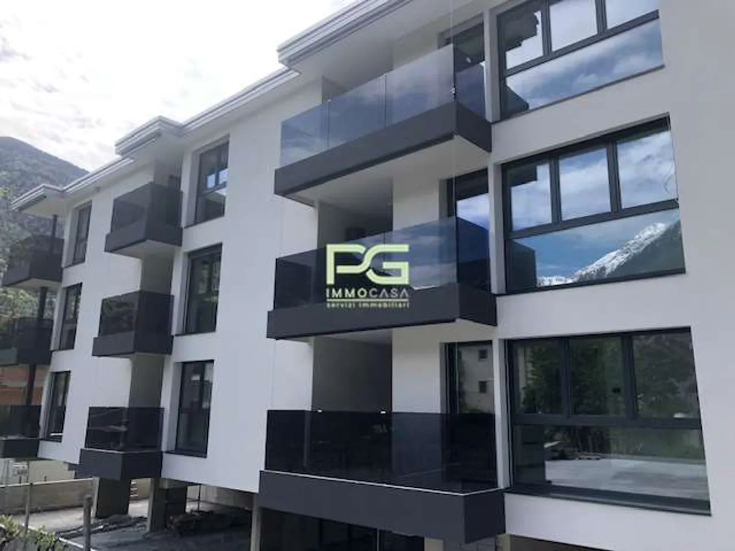 2.5-room apartment with garden - Photo 1 of 6