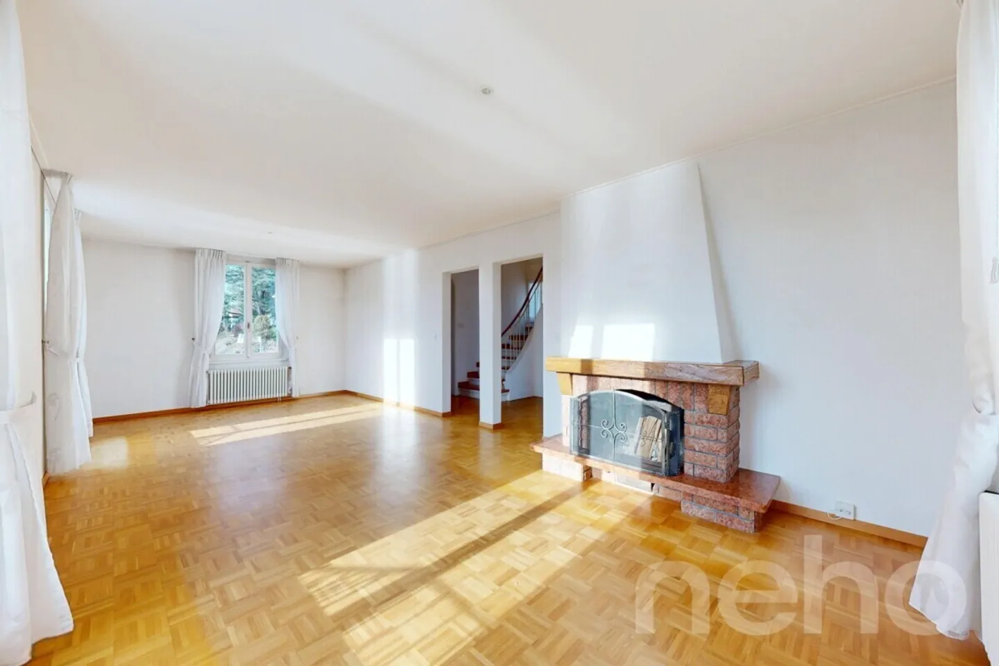 Wunderschöne Villa mit Pool und einzigartigem Panorama über den See und die Alpen - Foto 5 von 12