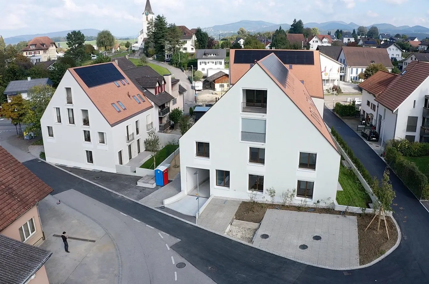 Spacious and modern 4.5-room apartment - Photo 1 of 12