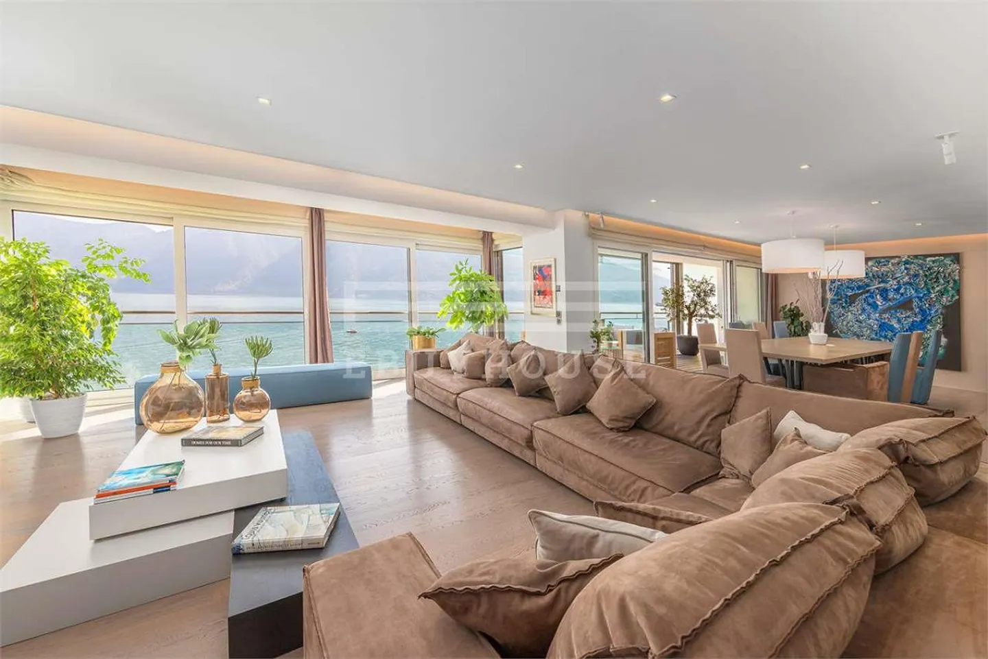 Splendide appartement avec vue sur le lac en plein centre - Photo 2 sur 13
