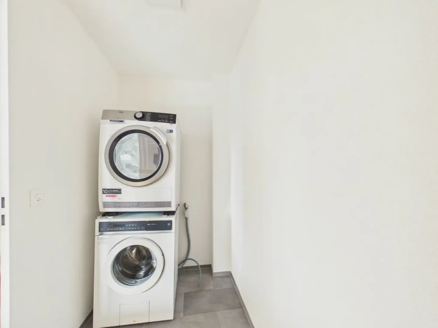 Modern, light-flooded 3.5-room apartment with 2 balconies - Photo 14 of 15