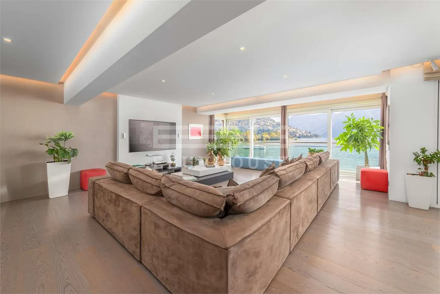 Splendide appartement avec vue sur le lac en plein centre - Photo 4 sur 13