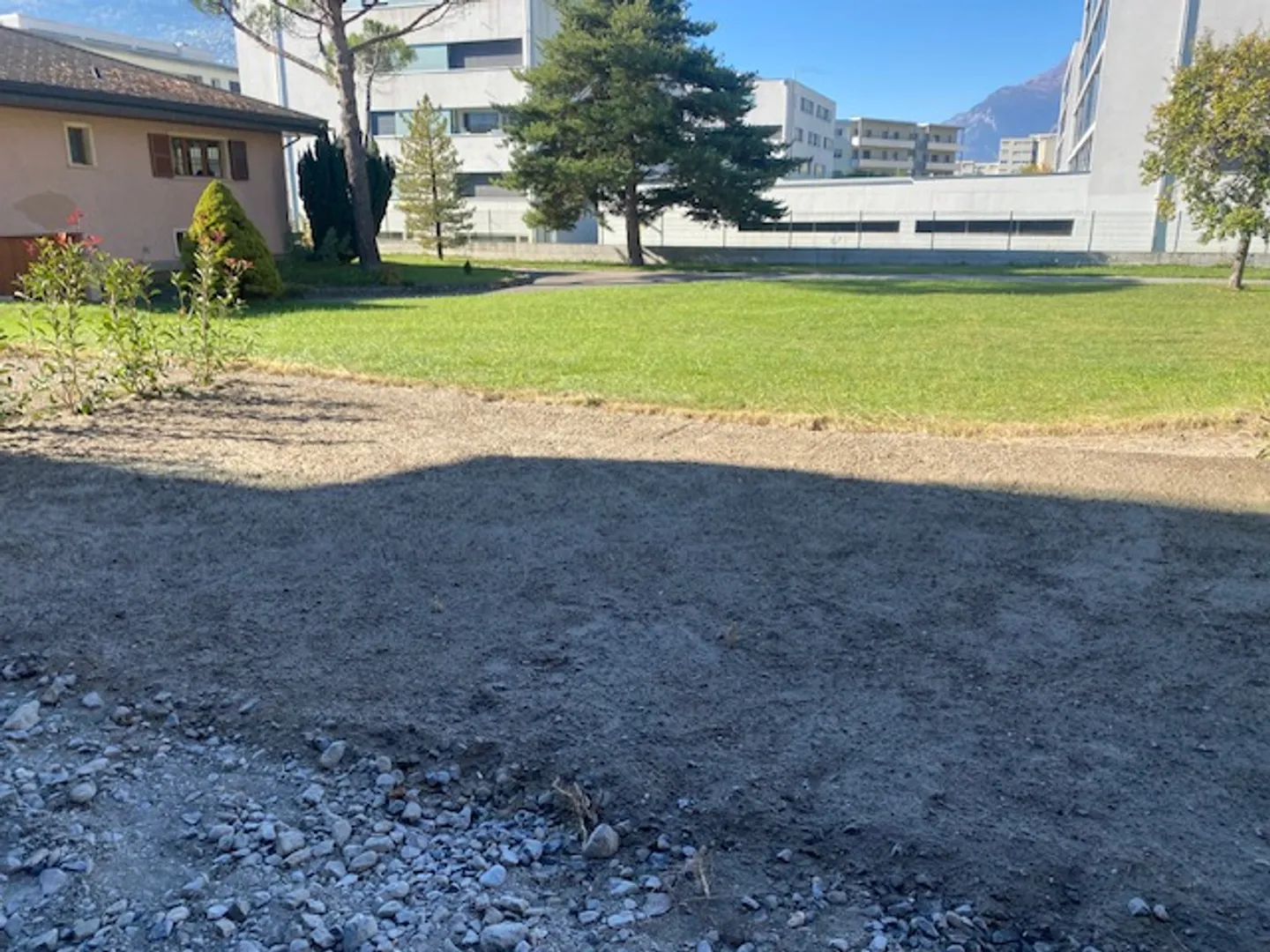 À vendre – Appartement 2.5 pièces presque neuf au rez-de-chaussée (terrasse et jardin) – Sion (VS) - Photo 4 sur 11