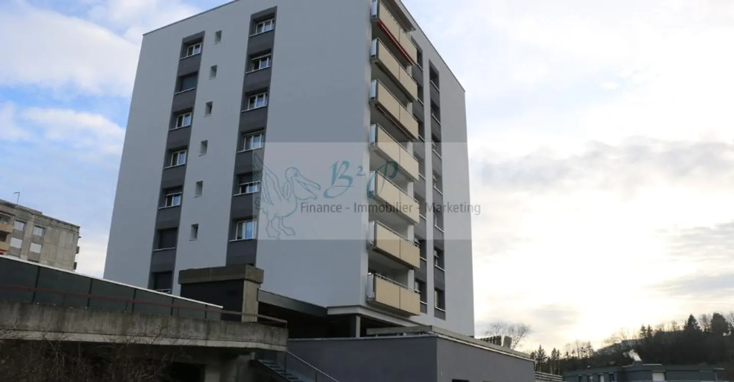 Appartement spacieux avec vue - Photo 1 sur 10