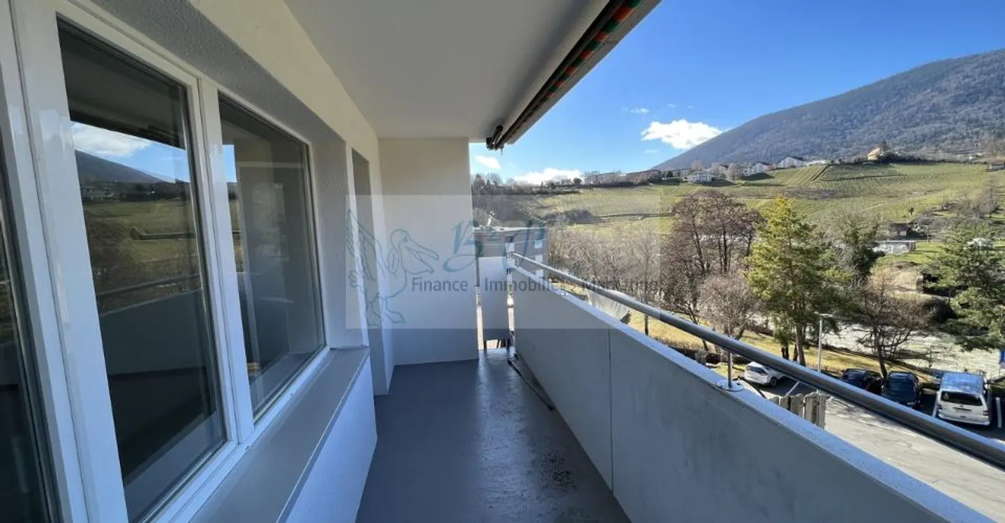 Appartement spacieux avec vue - Photo 3 sur 10