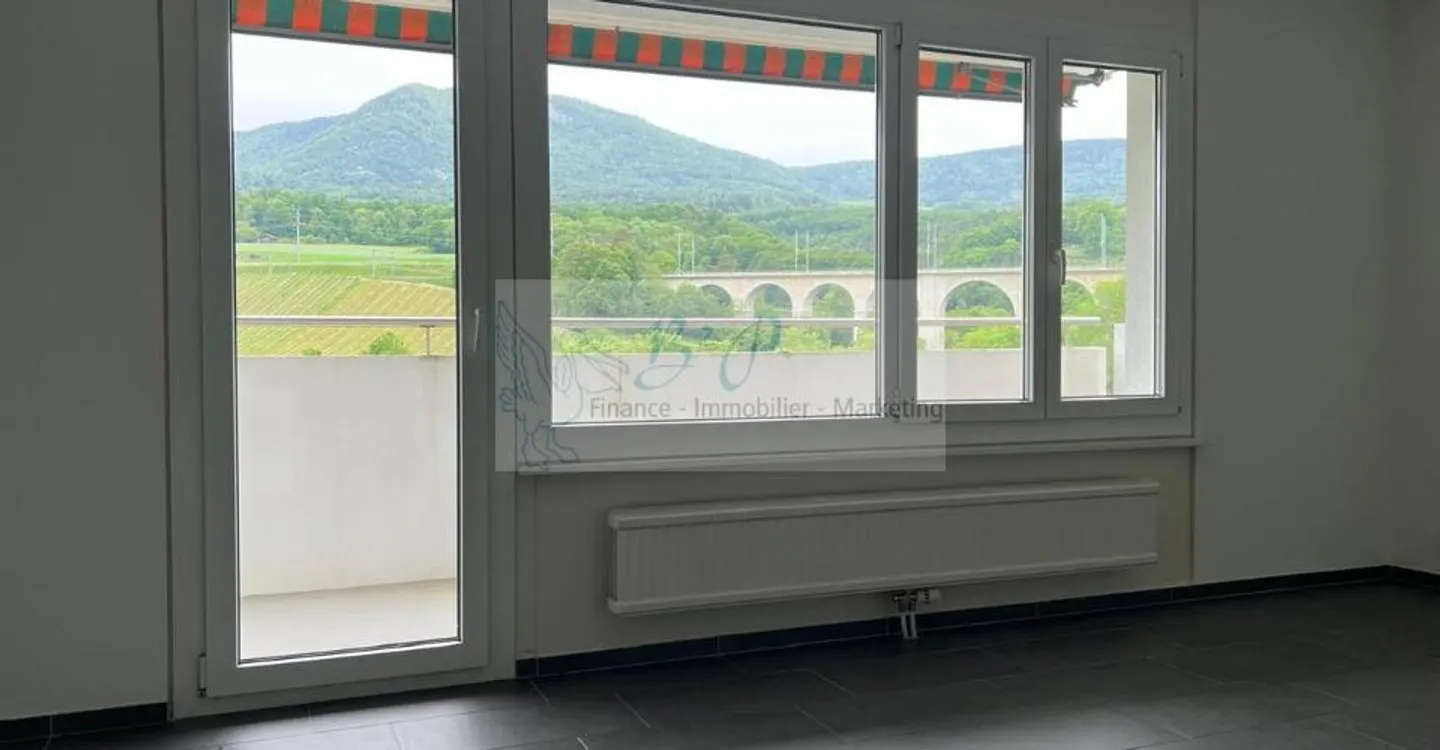 Appartement spacieux avec vue - Photo 8 sur 10