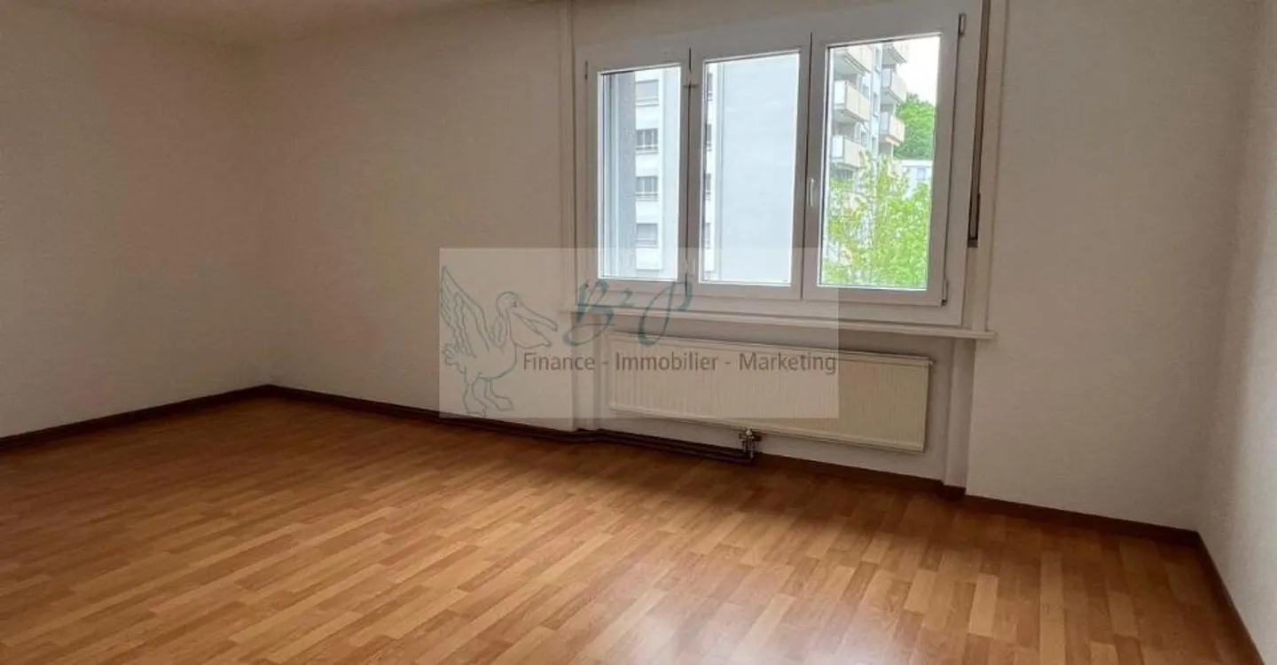 Appartement spacieux avec vue - Photo 5 sur 10