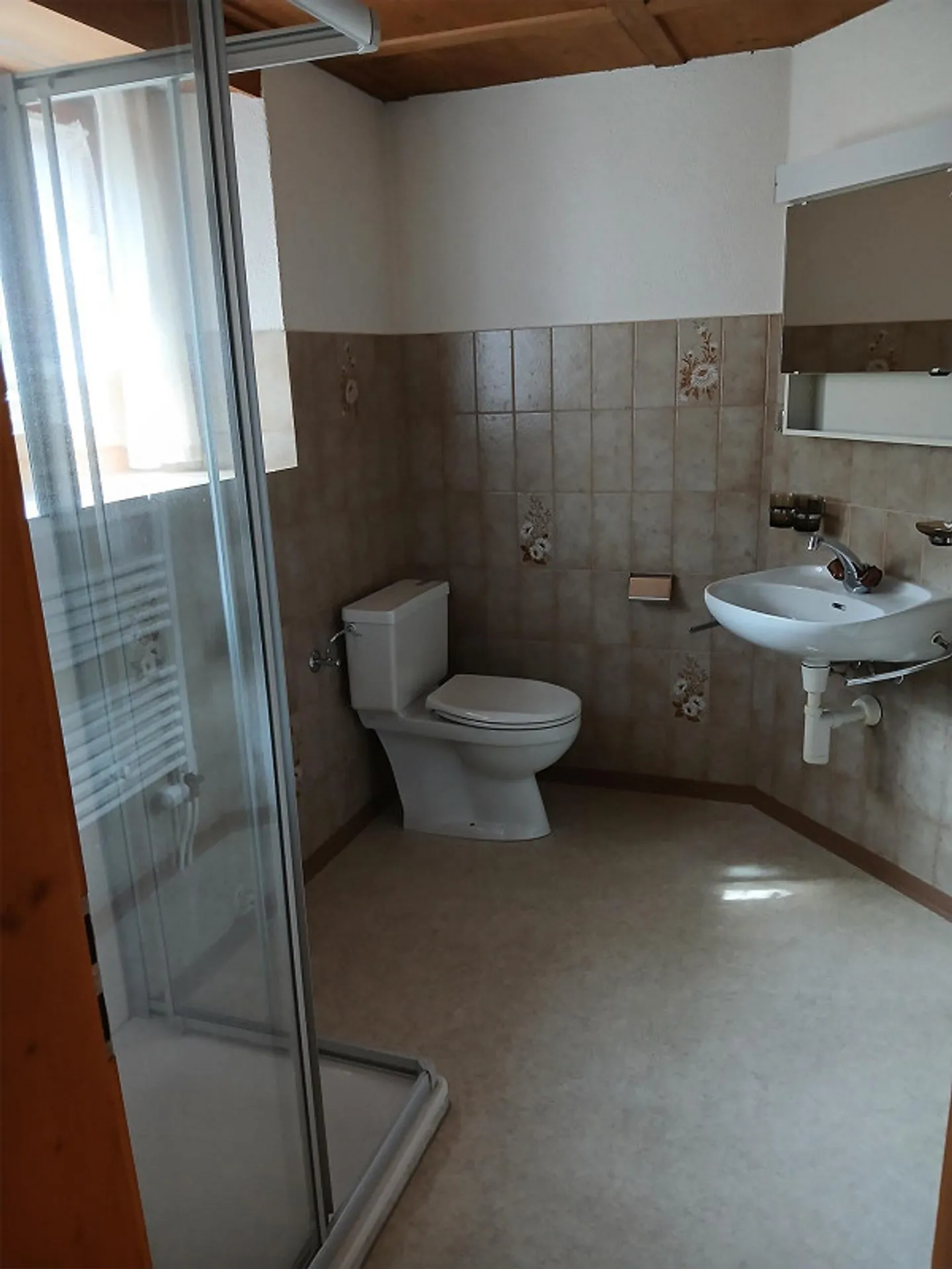 Appartement charmant avec nouvelle cuisine cherche résidents appropriés - Photo 5 sur 9