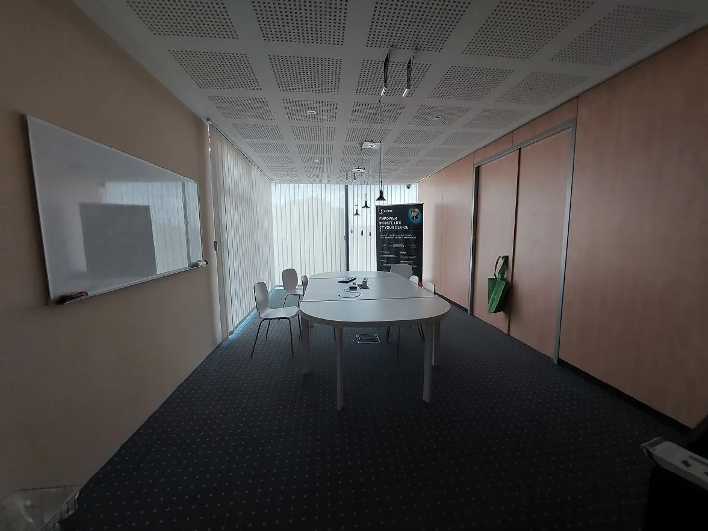 Edificio commerciale con 23 posti auto esterni - Foto 7 di 13