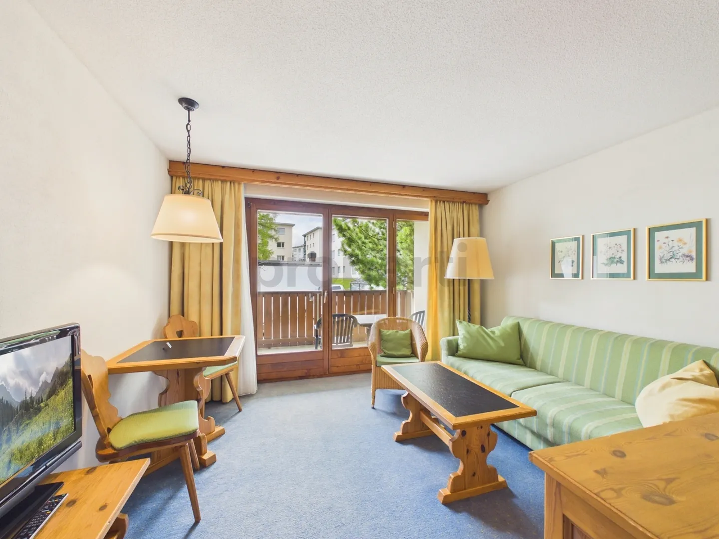 Bright 1.5-room apartment with balcony, Davos Dorf - Photo 2 of 13
