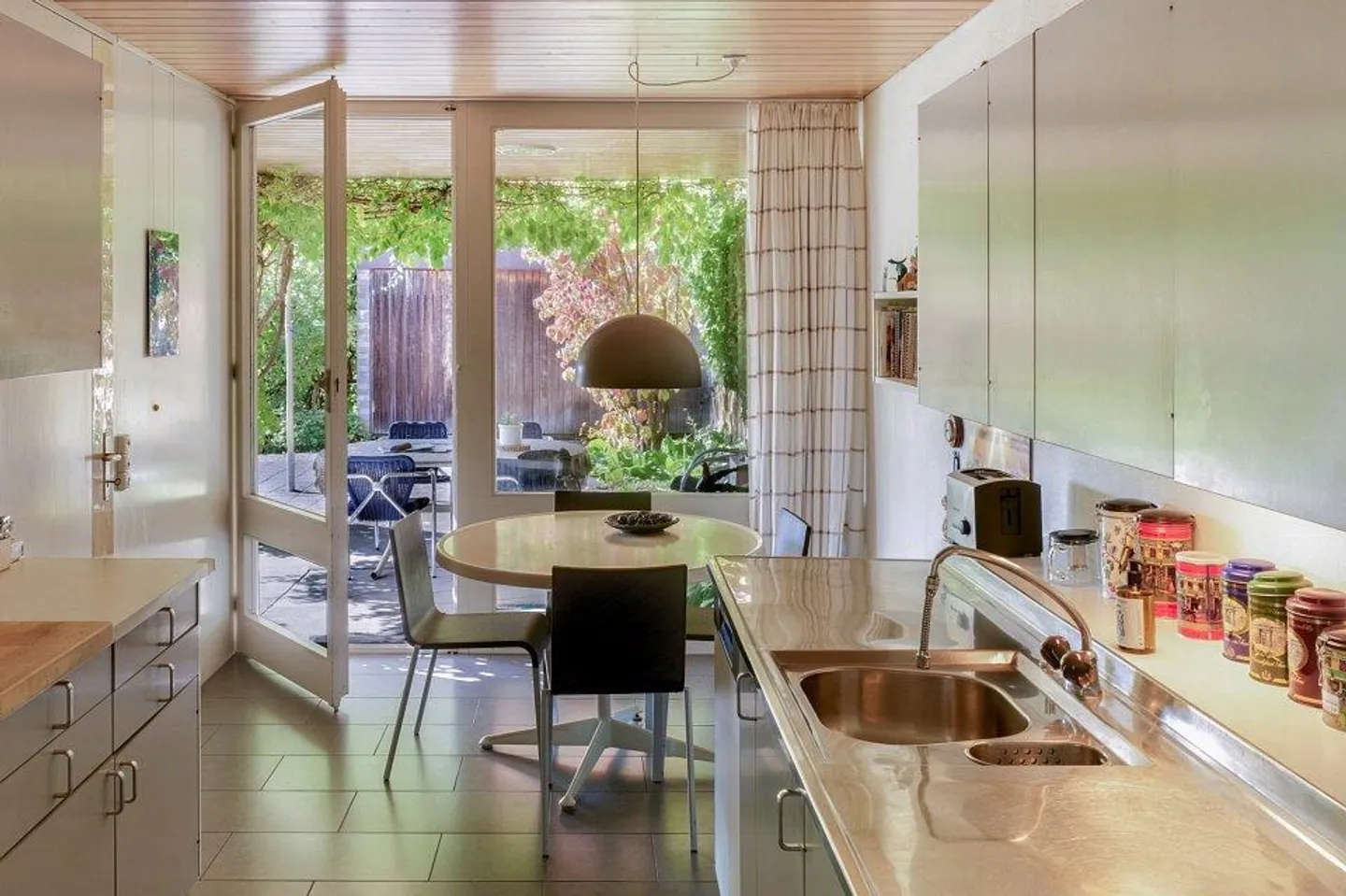 Casa dell'architetto con 7 stanze - Foto 6 di 13