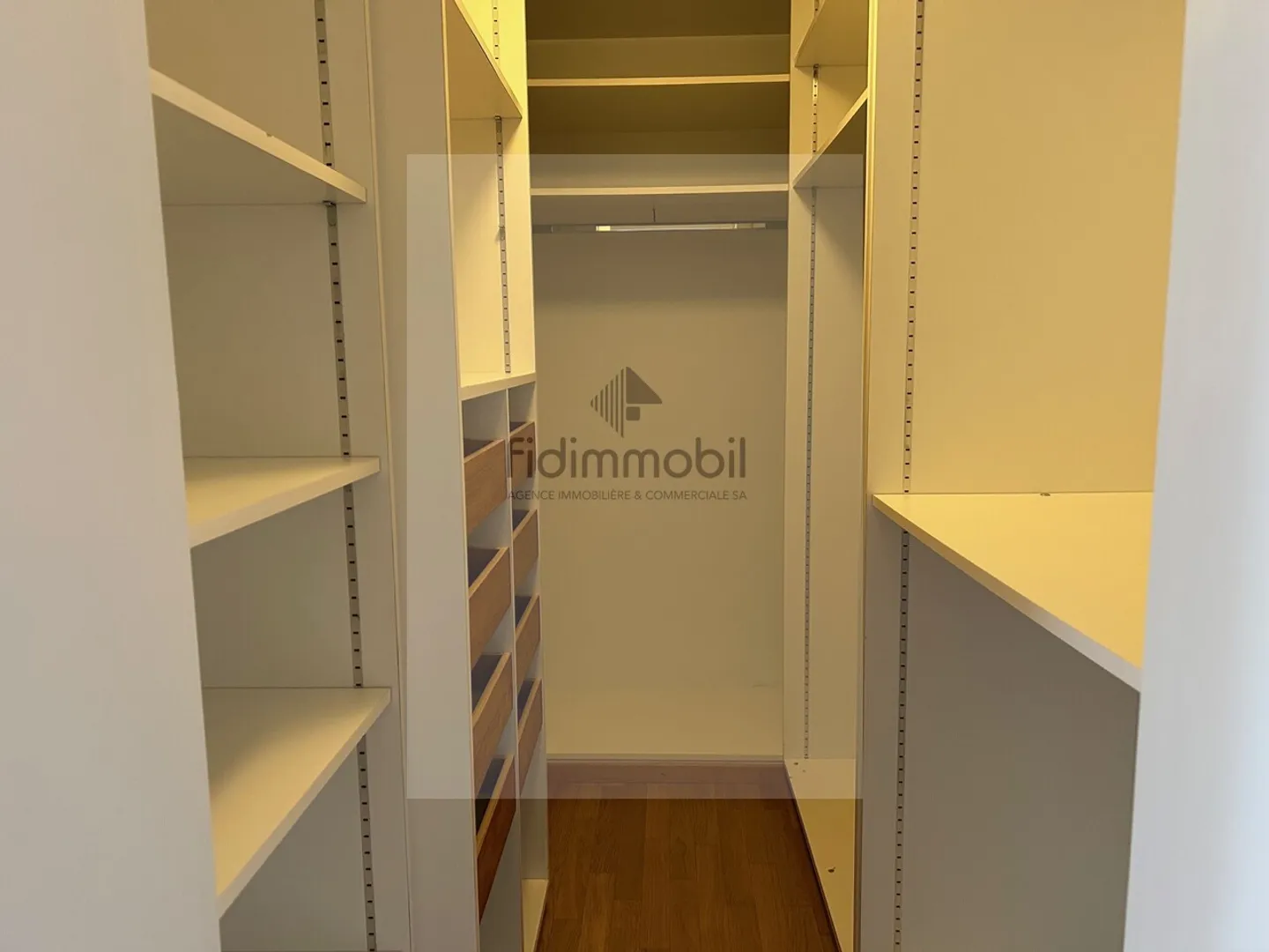 PRÄCHTIGES WEINGUTSHAUS IN RUHIGER LAGE - Foto 7 di 19