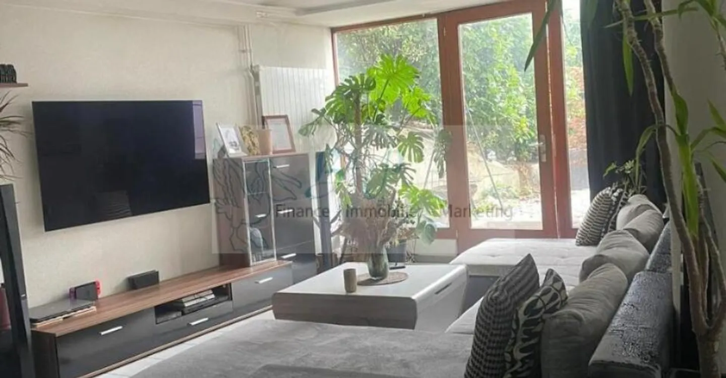 Large 2.5-room apartment with private garden - Photo 1 of 12