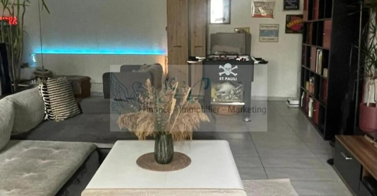 Large 2.5-room apartment with private garden - Photo 2 of 12