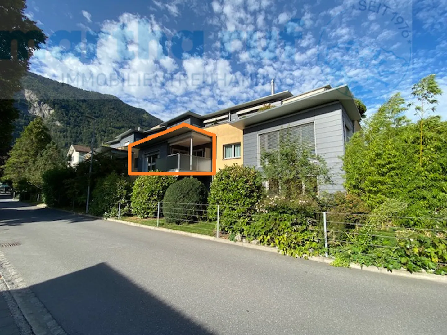 Appartement spacieux de 4,5 pièces avec balcon au 1er étage et ascenseur - Photo 1 sur 9