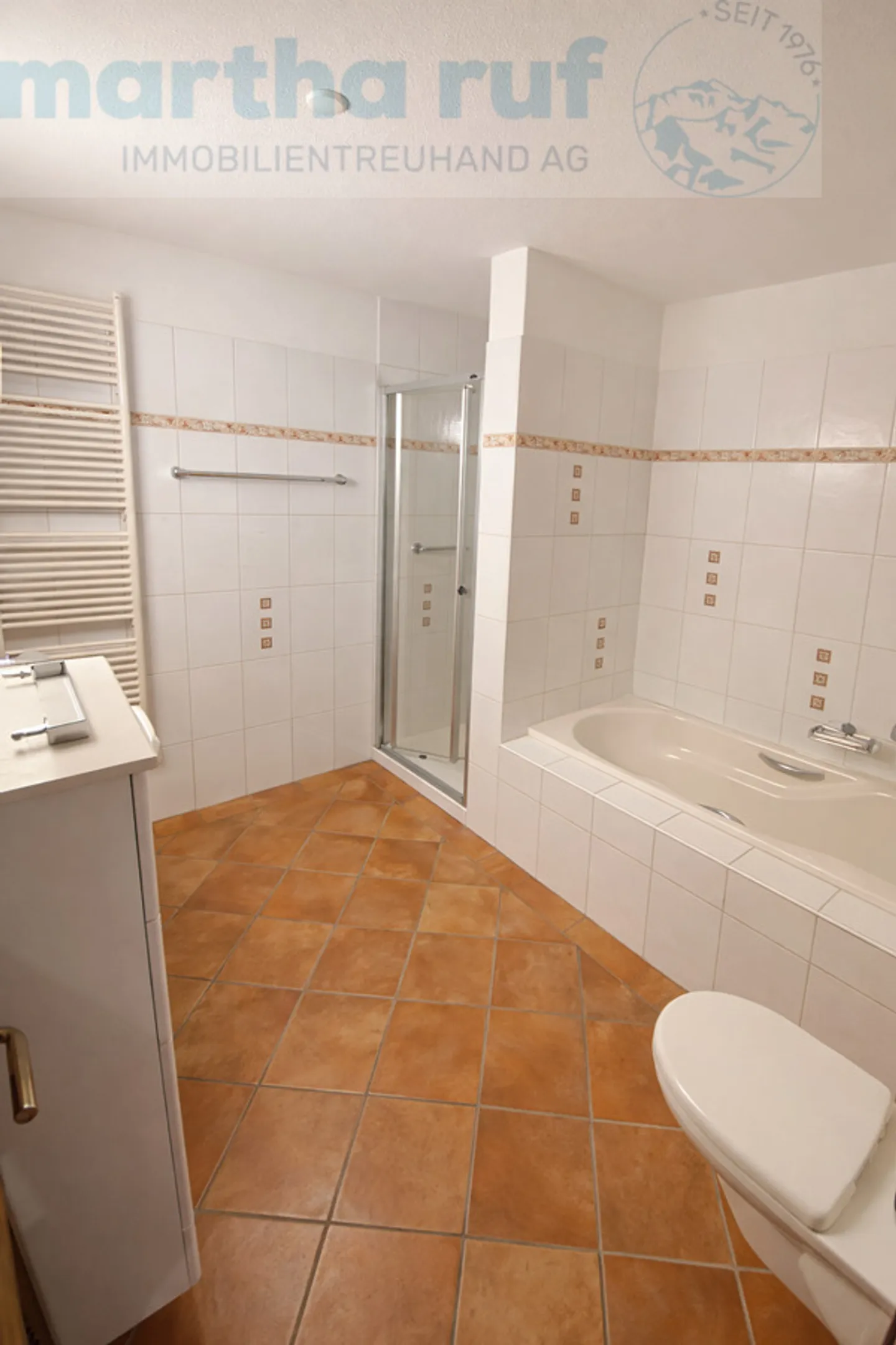 Appartement spacieux de 4,5 pièces avec balcon au 1er étage et ascenseur - Photo 5 sur 9