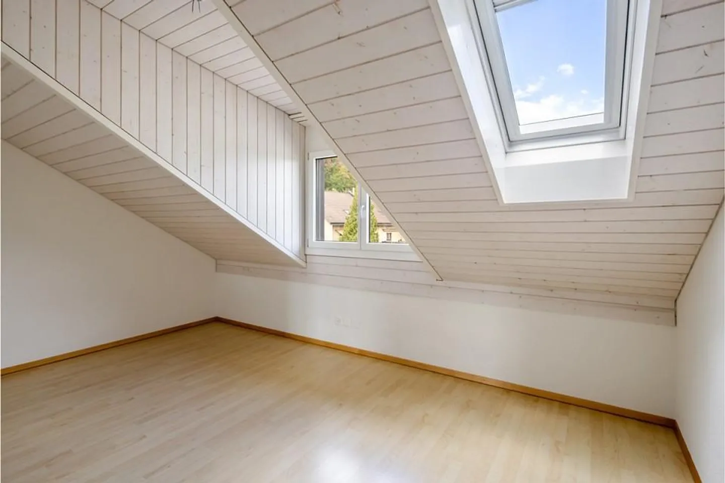 Maison mitoyenne de 5,5 pièces avec jardin et environ 200 m² de surface utile - Photo 5 sur 6