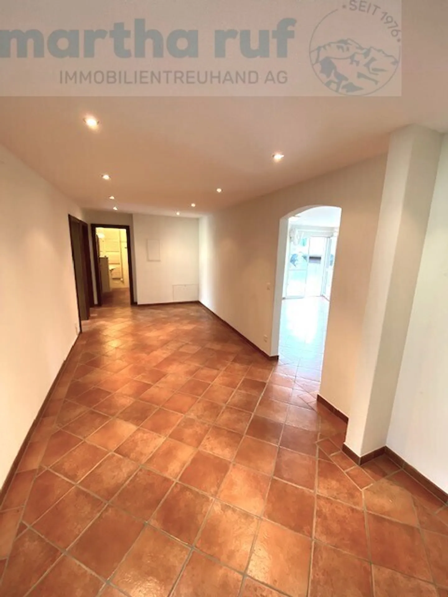 Appartement spacieux de 4,5 pièces avec balcon au 1er étage et ascenseur - Photo 9 sur 9