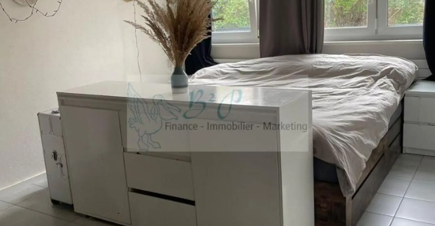 Large 2.5-room apartment with private garden - Photo 11 of 12