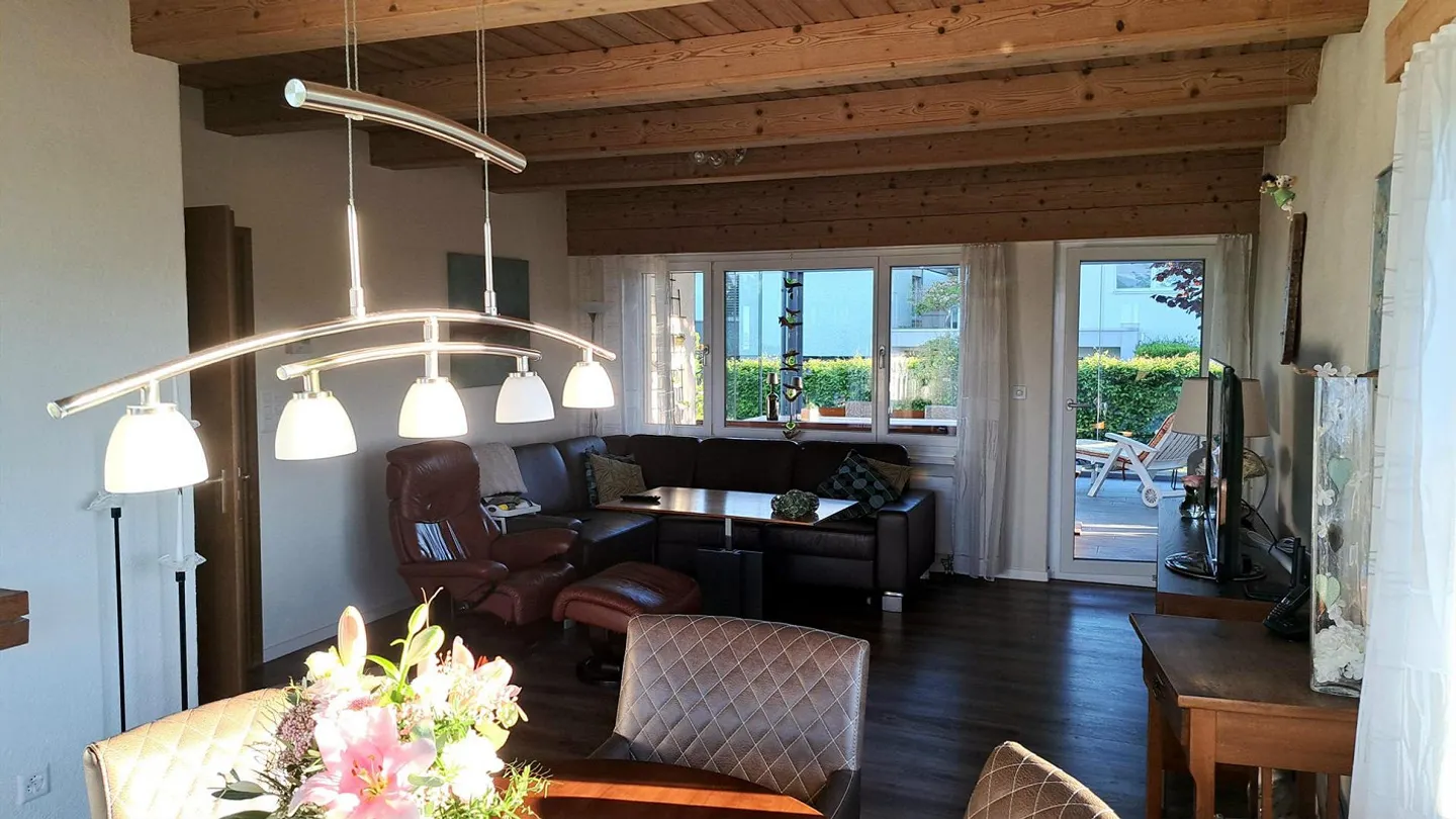 Charming single-family home with a view and potential in Schönholzerswilen - Photo 7 of 22