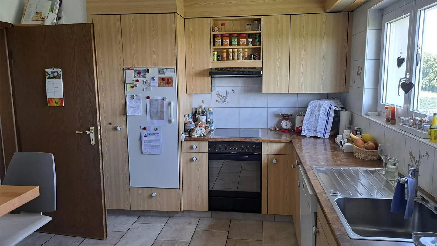 Charming single-family home with a view and potential in Schönholzerswilen - Photo 15 of 22