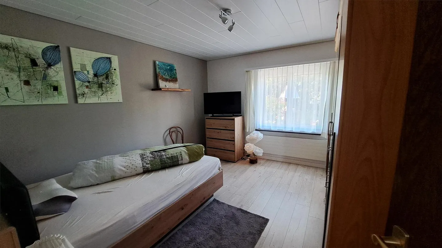 Charming single-family home with a view and potential in Schönholzerswilen - Photo 18 of 22