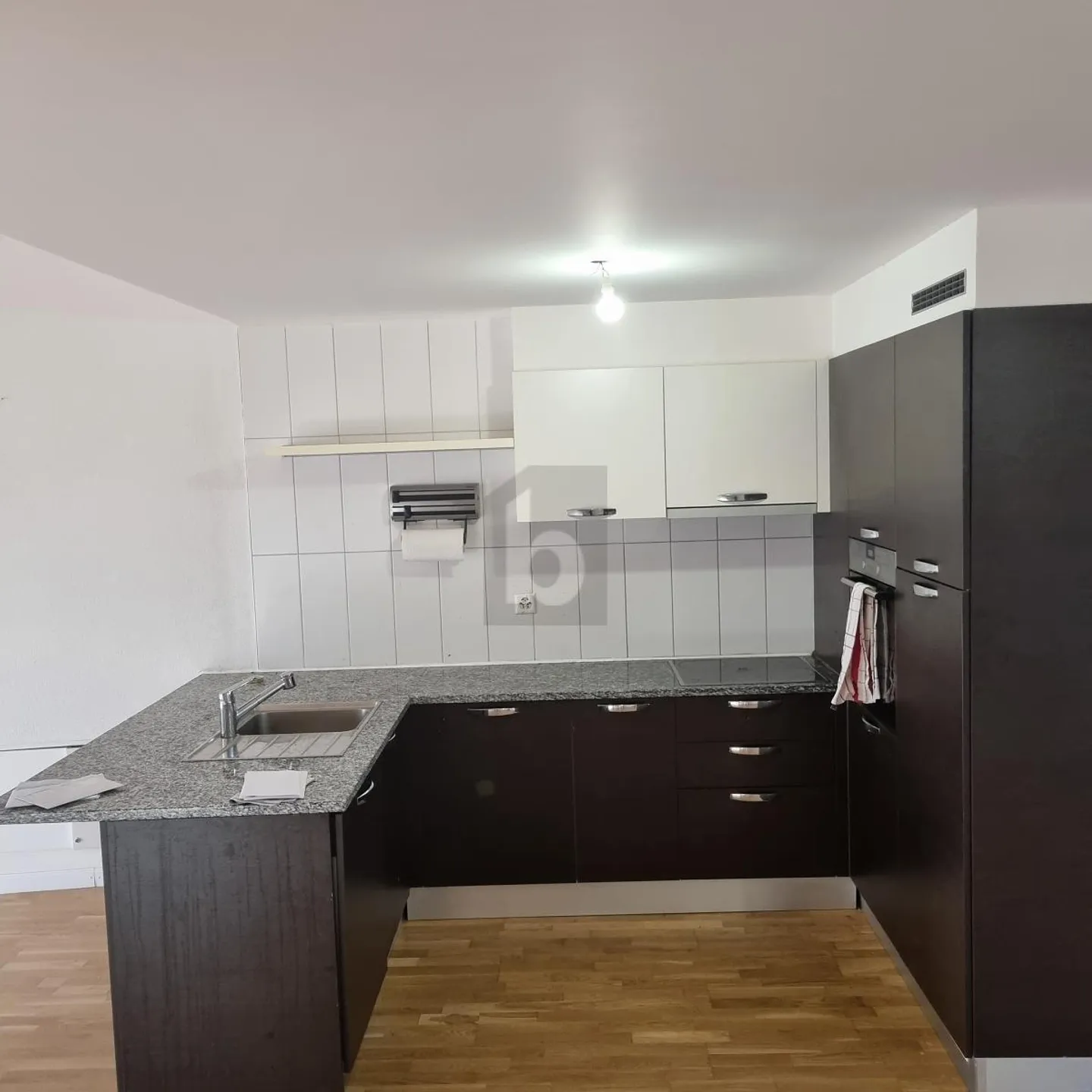 VUE IMPRENABLE EN PLEIN CENTRE - Photo 4 sur 6