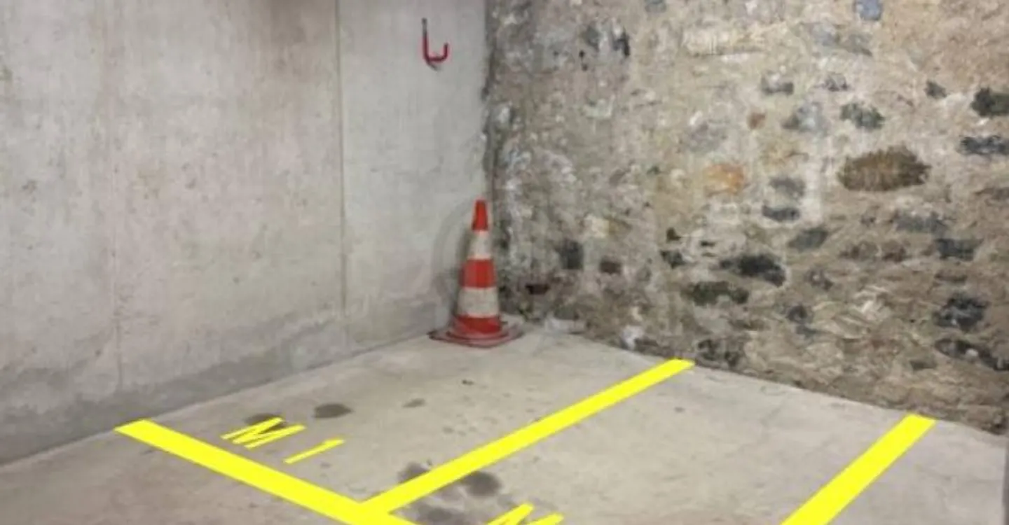 Parking Moto Intérieur à Nyon - Photo 1 sur 2