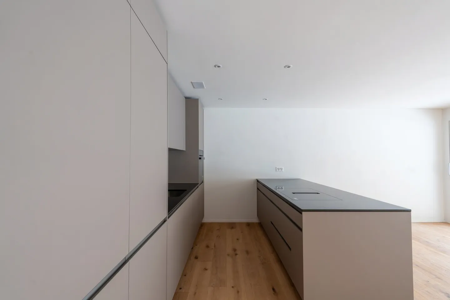 Appartement moderne et lumineux de 4,5 pièces - Photo 3 sur 9