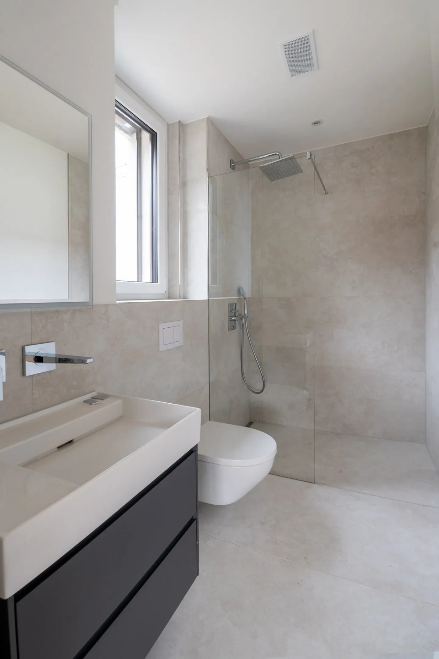 Appartement moderne et lumineux de 4,5 pièces - Photo 5 sur 9