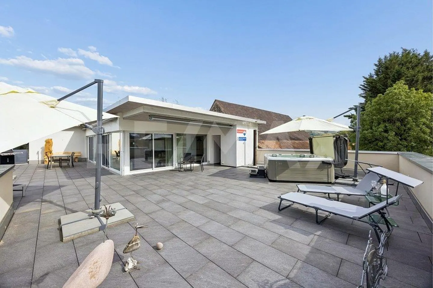 Appartement penthouse exclusif avec accès direct par ascenseur et grande terrasse sur le toit - Photo 2 sur 13