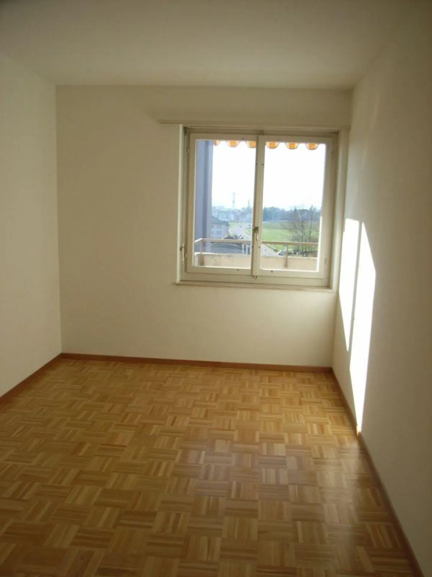 Beautiful, bright 2.5 room apartment with balcony - Photo 9 of 15